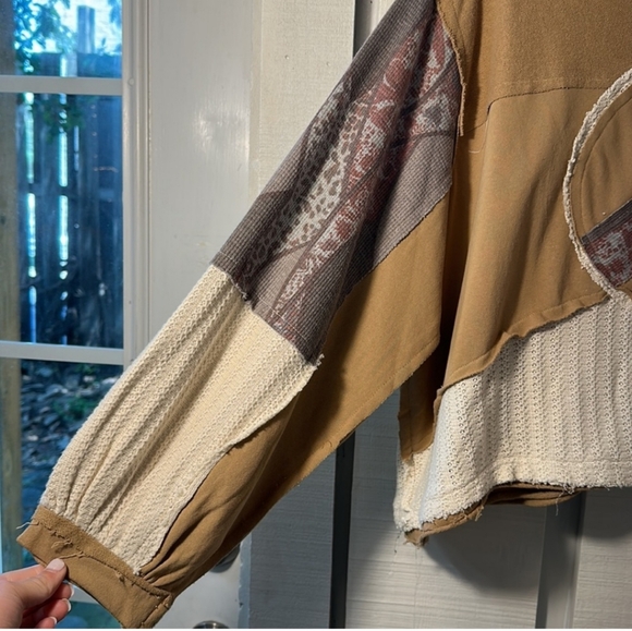 Sweater - Picture 4 of 7